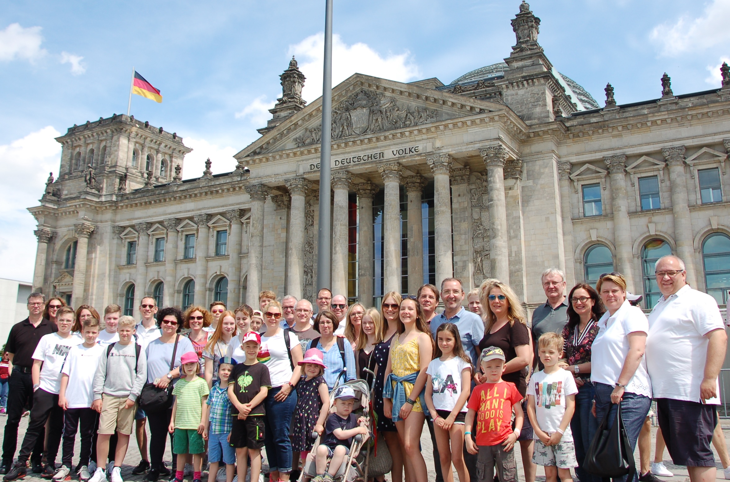 11.71.2019 - Berlinfahrt 2019 - Mit mehr als 20 Kindern besuchten wir Berlin